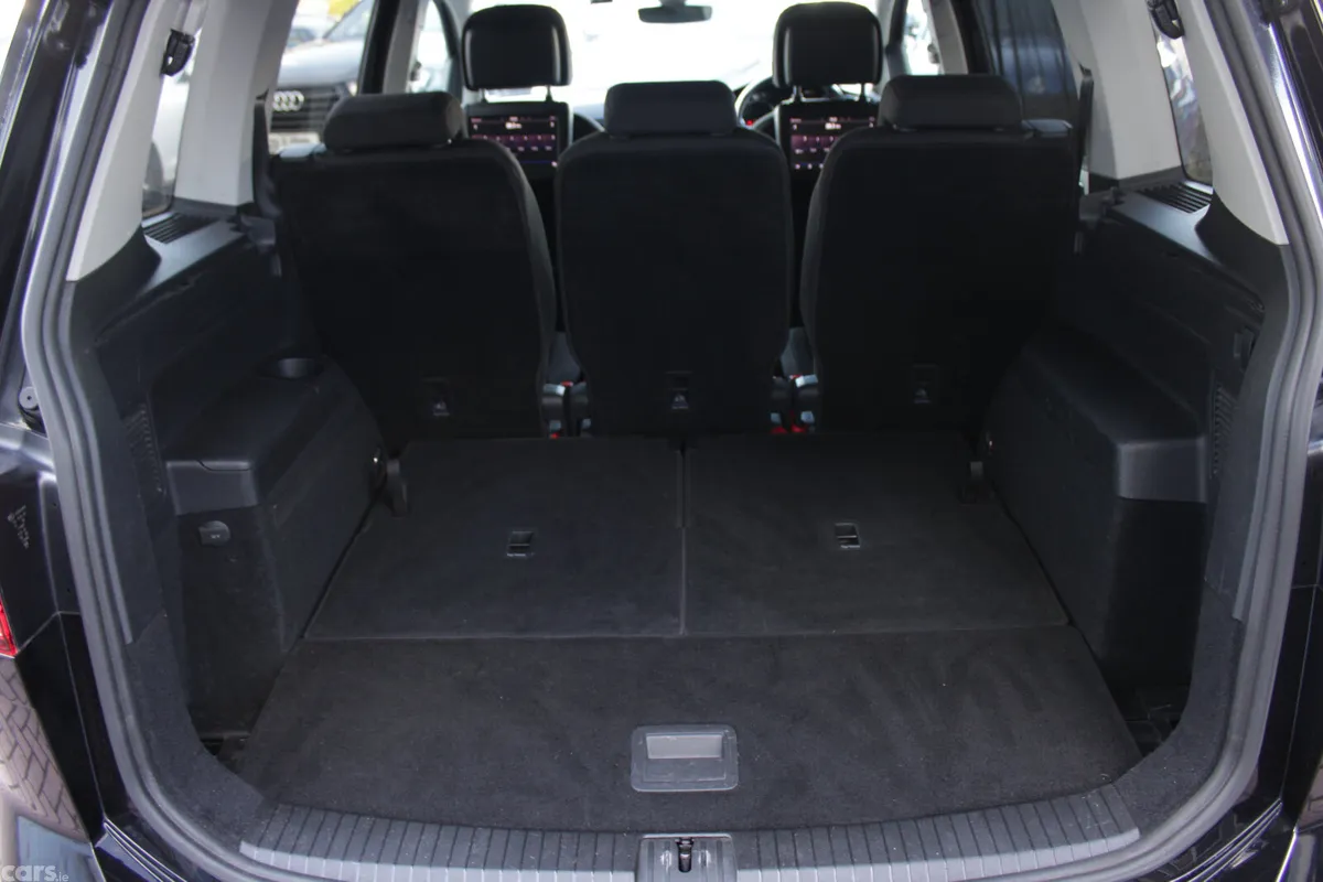 Volkswagen Touran MPV, Diesel, 2020, Black
