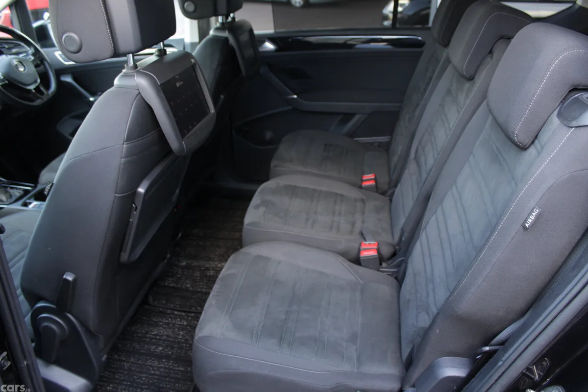 Volkswagen Touran MPV, Diesel, 2020, Black