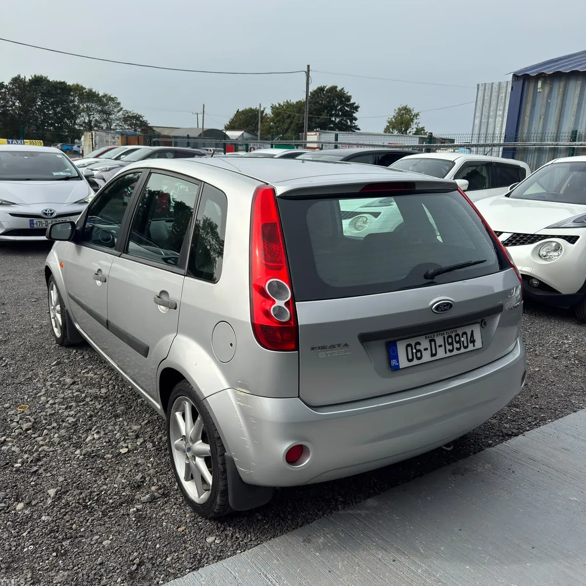 Ford Fiesta Hatchback, Petrol, 2006, Silver
