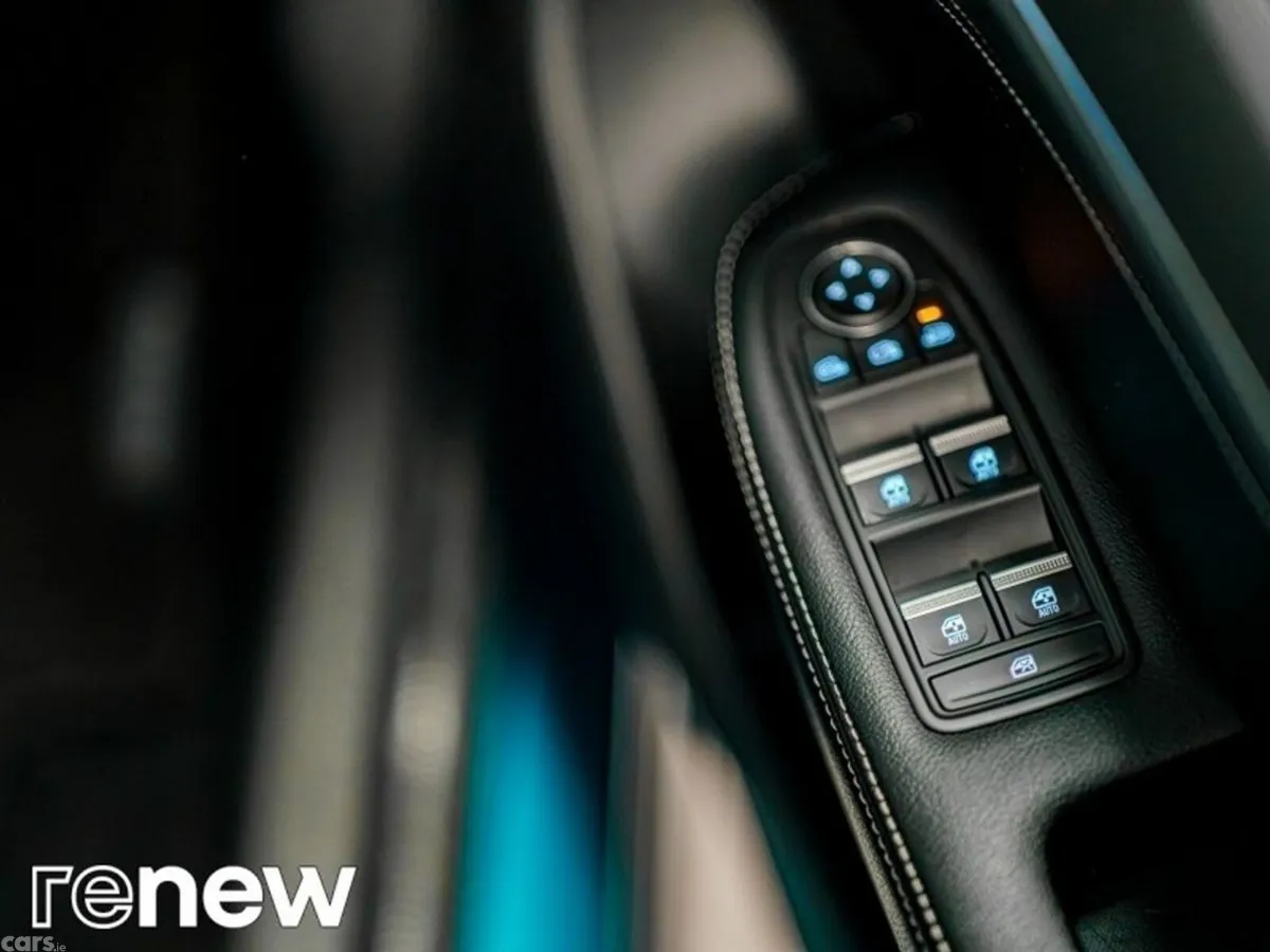 Renault Arkana Hatchback, Petrol, 2022, Blue