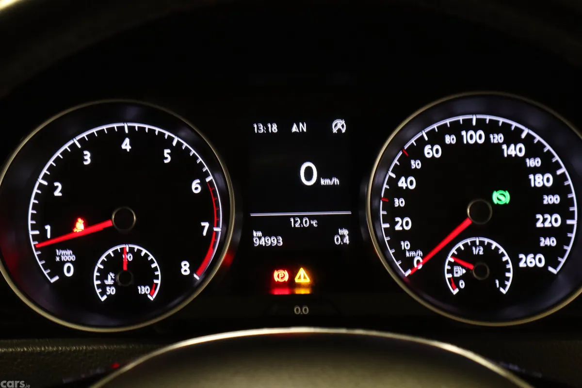 Volkswagen Golf Hatchback, Petrol, 2015, Red