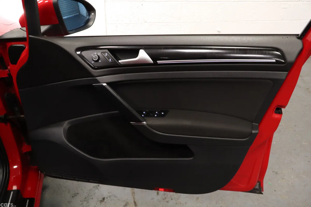 Volkswagen Golf Hatchback, Petrol, 2015, Red