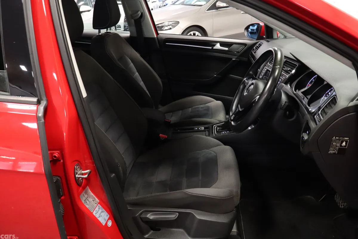 Volkswagen Golf Hatchback, Petrol, 2015, Red