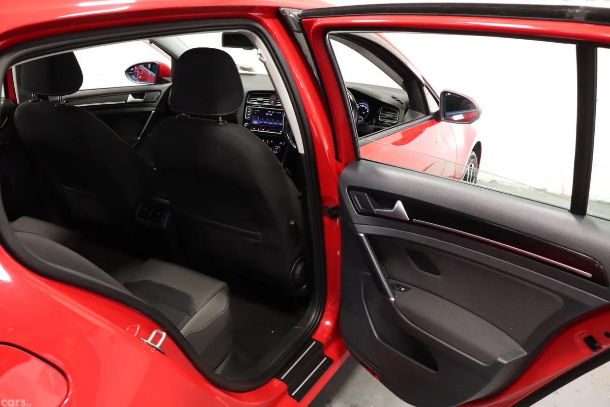 Volkswagen Golf Hatchback, Petrol, 2015, Red
