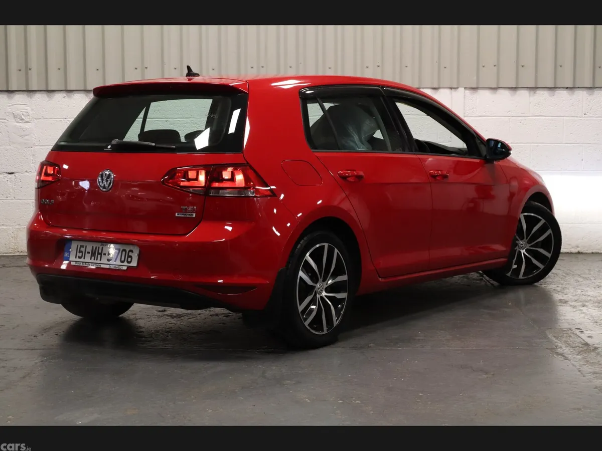Volkswagen Golf Hatchback, Petrol, 2015, Red