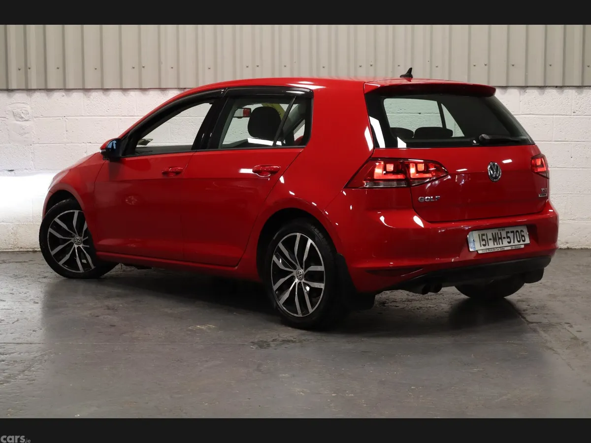 Volkswagen Golf Hatchback, Petrol, 2015, Red