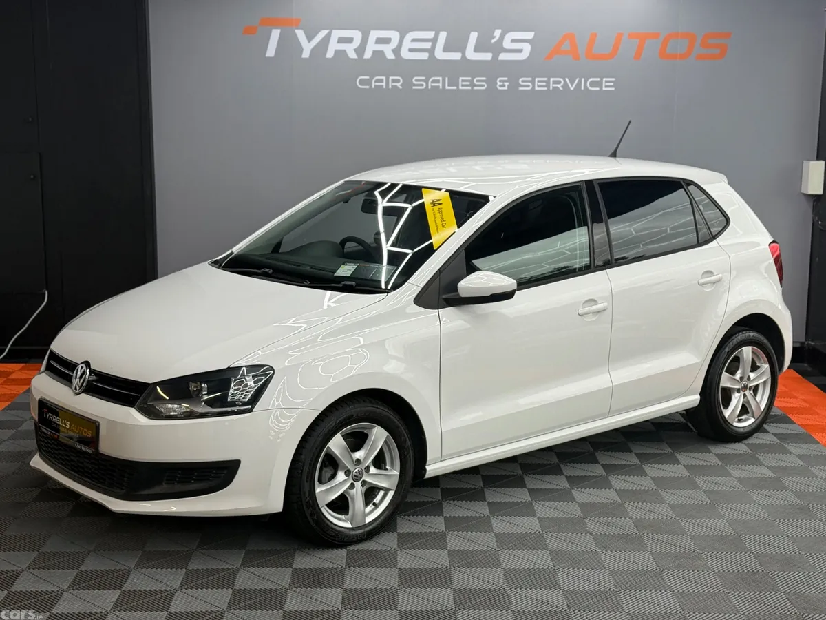 Volkswagen Polo Hatchback, Petrol, 2012, White