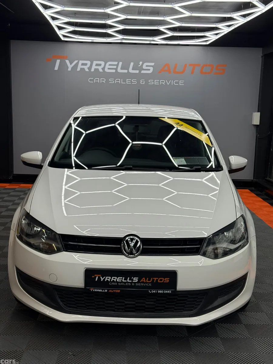 Volkswagen Polo Hatchback, Petrol, 2012, White