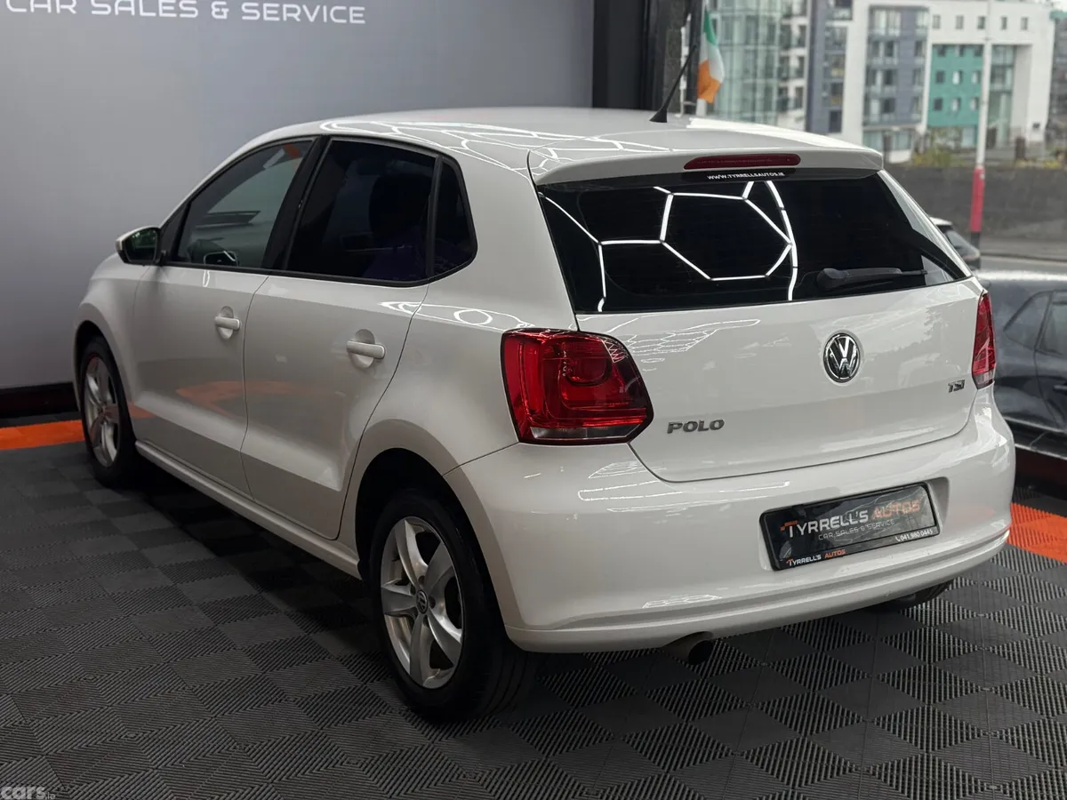 Volkswagen Polo Hatchback, Petrol, 2012, White