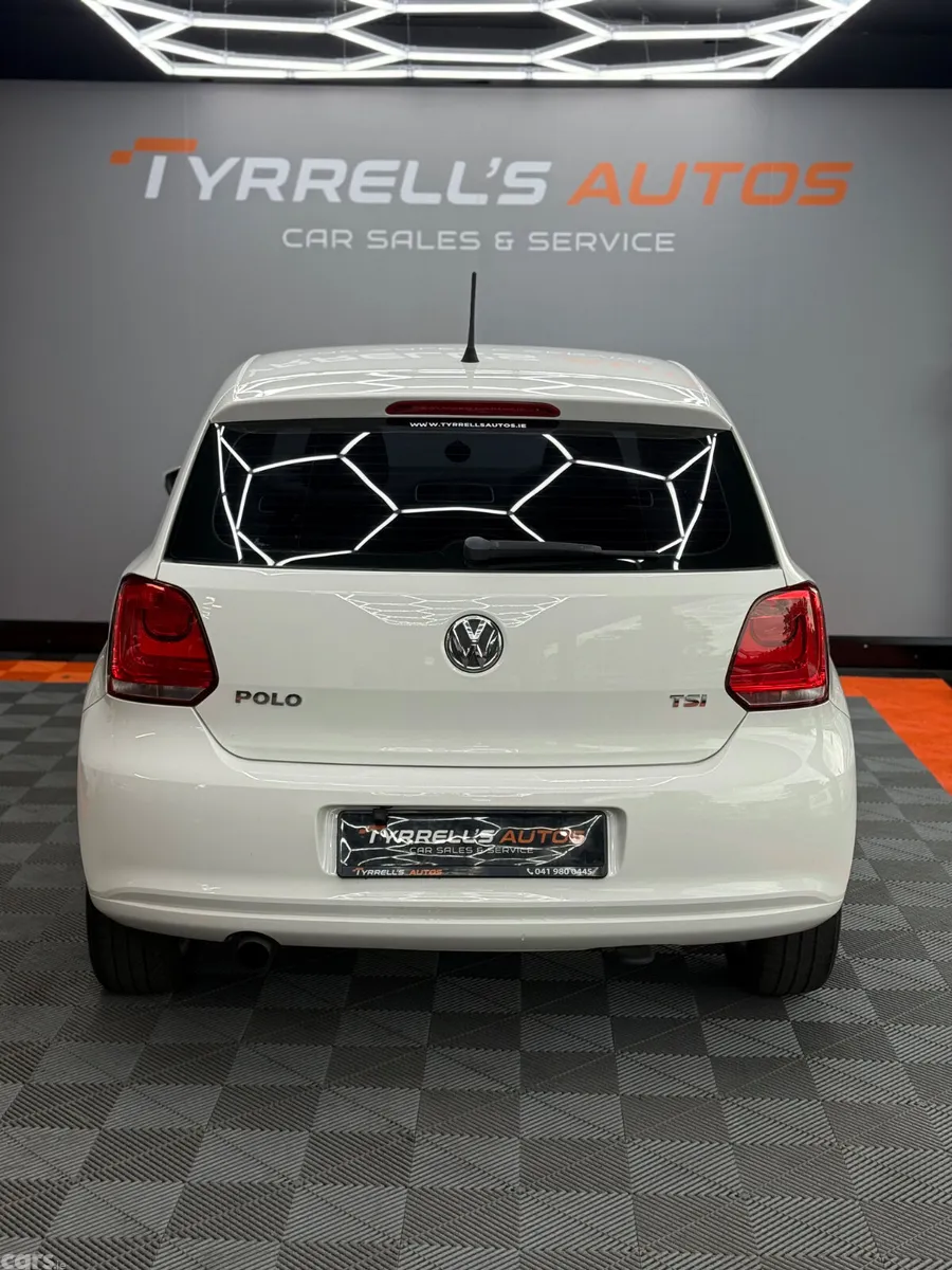 Volkswagen Polo Hatchback, Petrol, 2012, White
