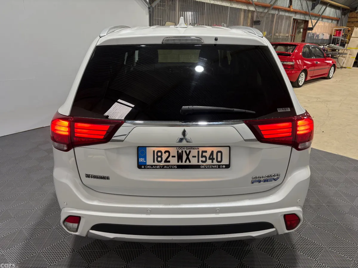 Mitsubishi Outlander SUV, Petrol Plug-in Hybrid, 2018, White