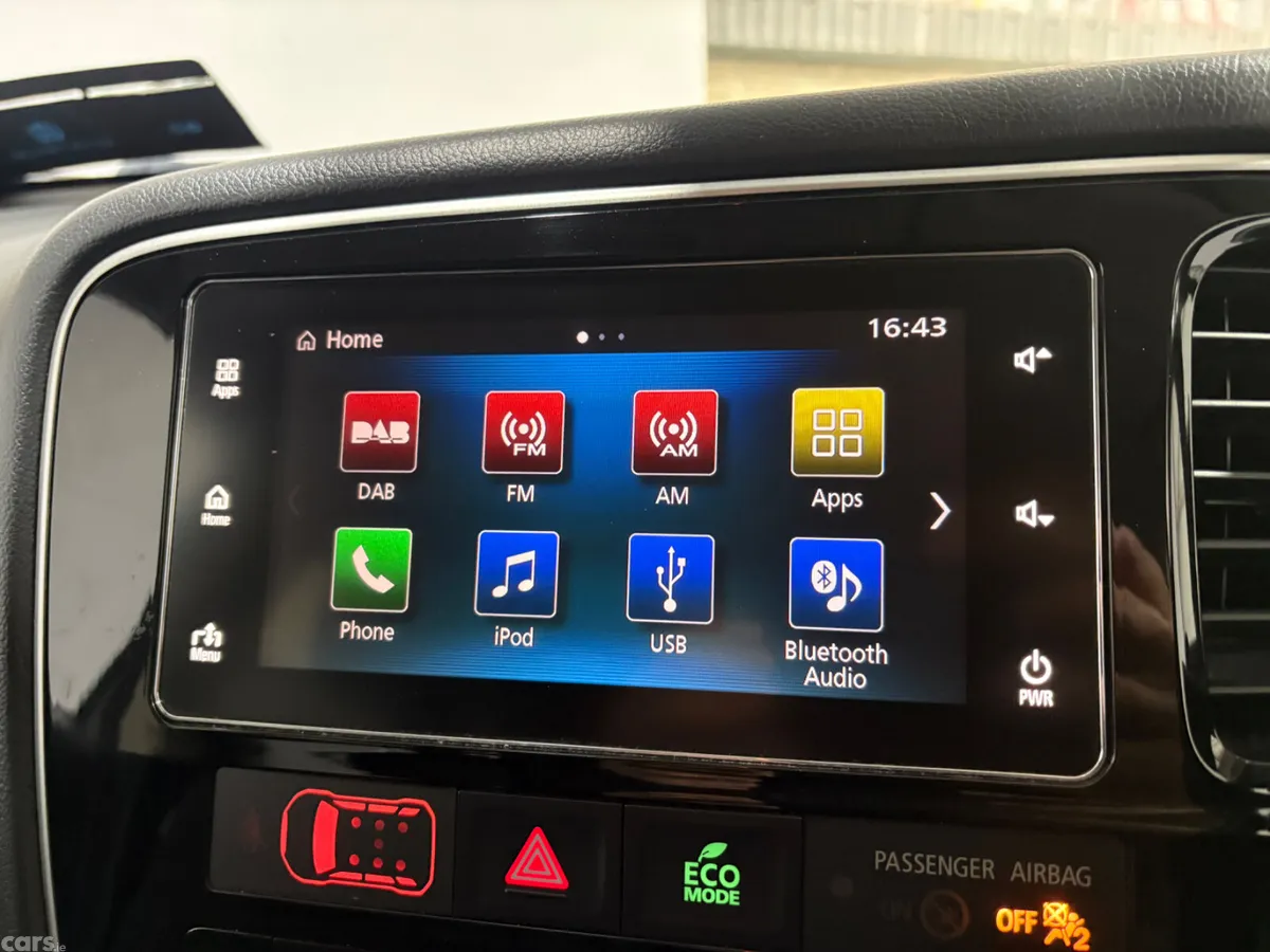 Mitsubishi Outlander SUV, Petrol Plug-in Hybrid, 2018, White