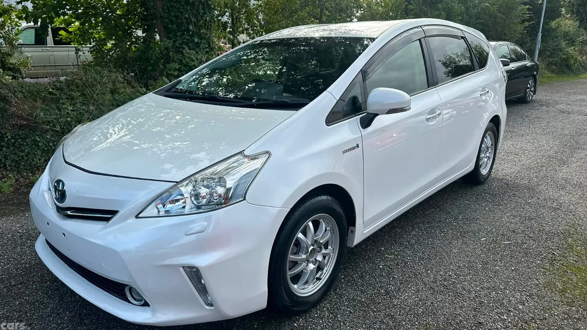 Toyota Prius Estate, Petrol Hybrid, 2015, White