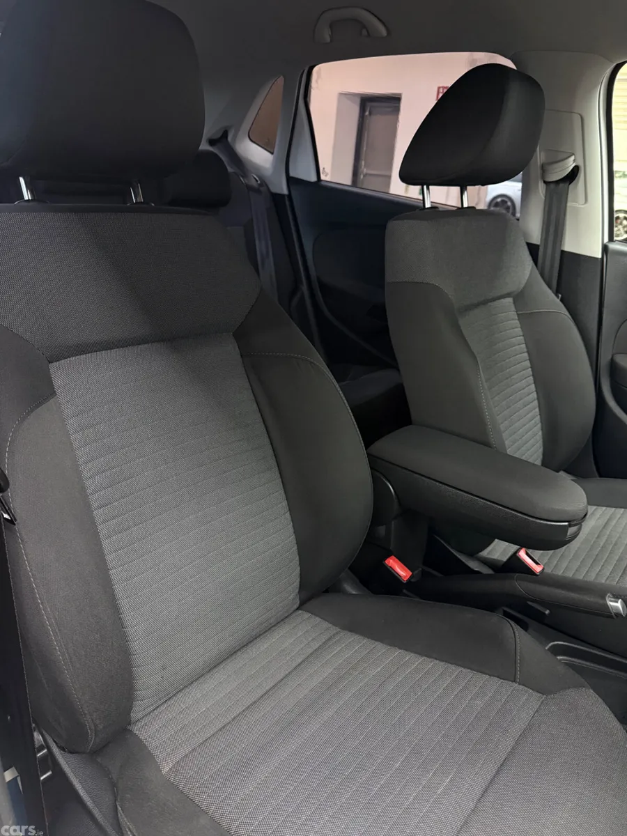 Volkswagen Polo Hatchback, Petrol, 2012, White