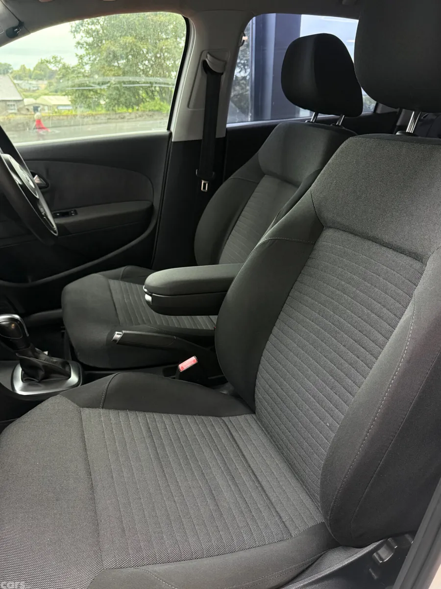 Volkswagen Polo Hatchback, Petrol, 2012, White