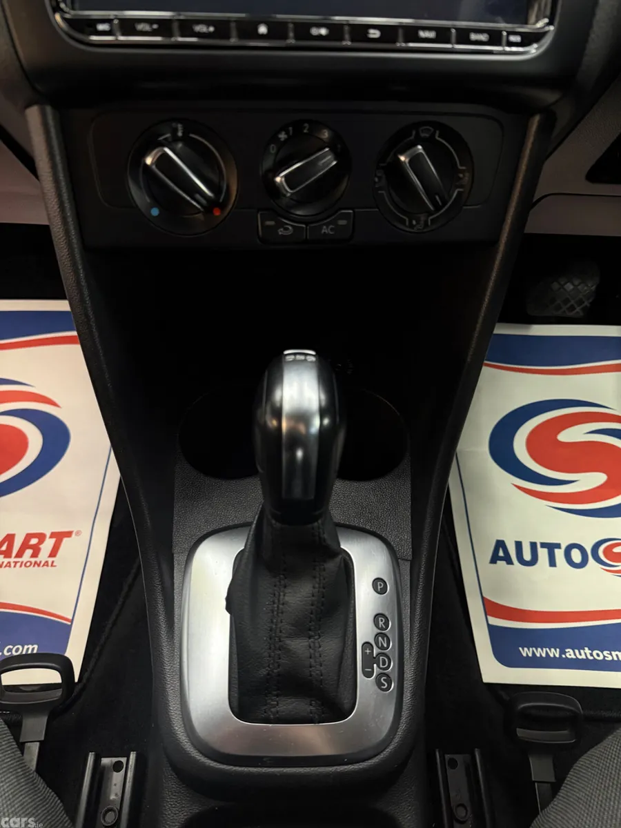Volkswagen Polo Hatchback, Petrol, 2012, White