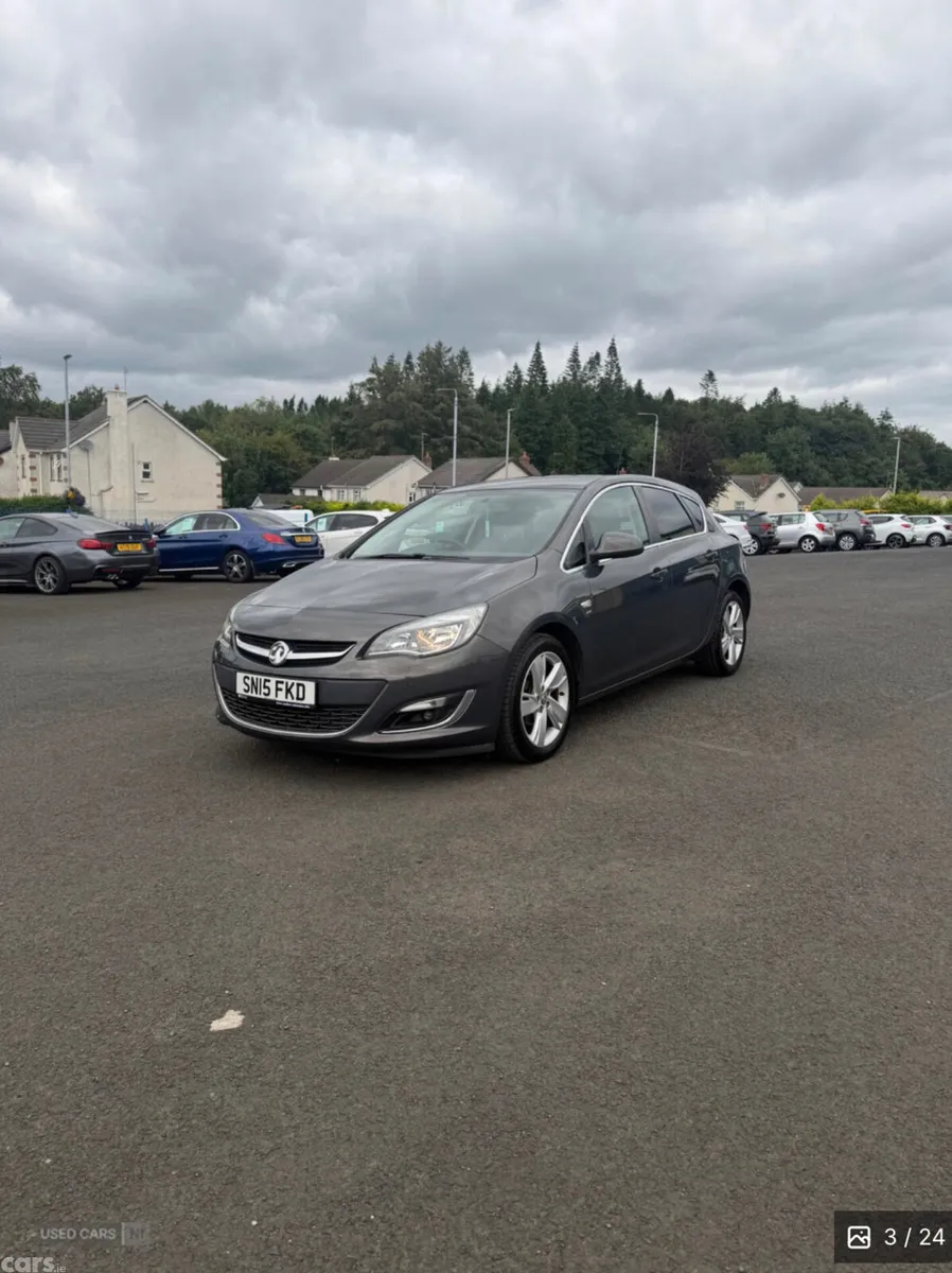 Vauxhall Astra Hatchback, Petrol, 2015, Grey