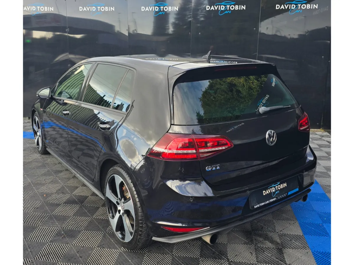 Volkswagen Golf Hatchback, Petrol, 2016, Black