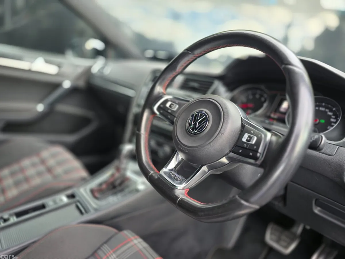 Volkswagen Golf Hatchback, Petrol, 2016, Black