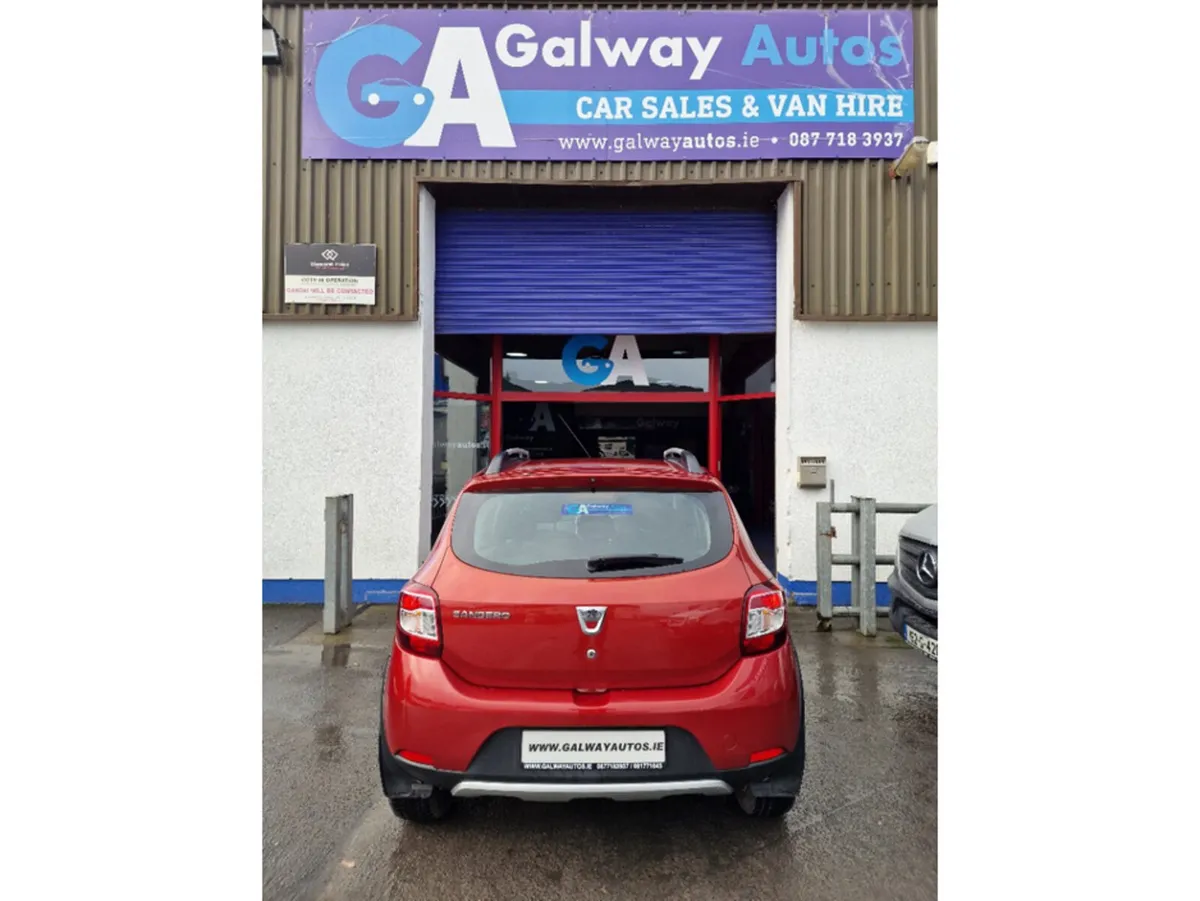 Dacia Sandero Stepway Hatchback, Petrol, 2014, Red
