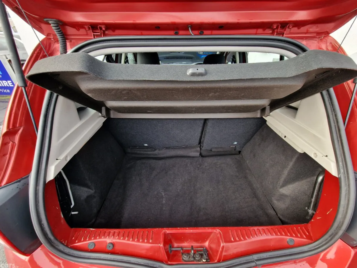 Dacia Sandero Stepway Hatchback, Petrol, 2014, Red