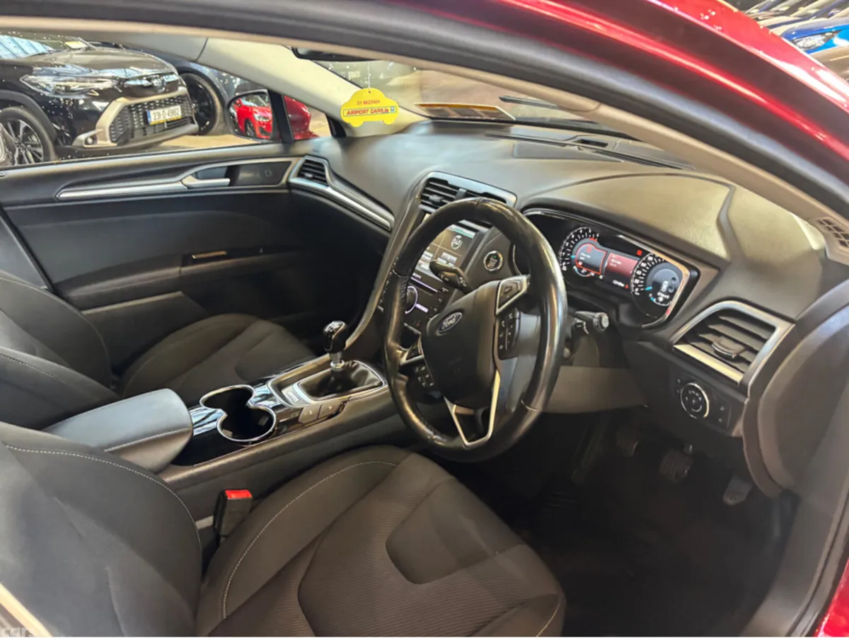 Ford Mondeo Hatchback, Diesel, 2015, Red