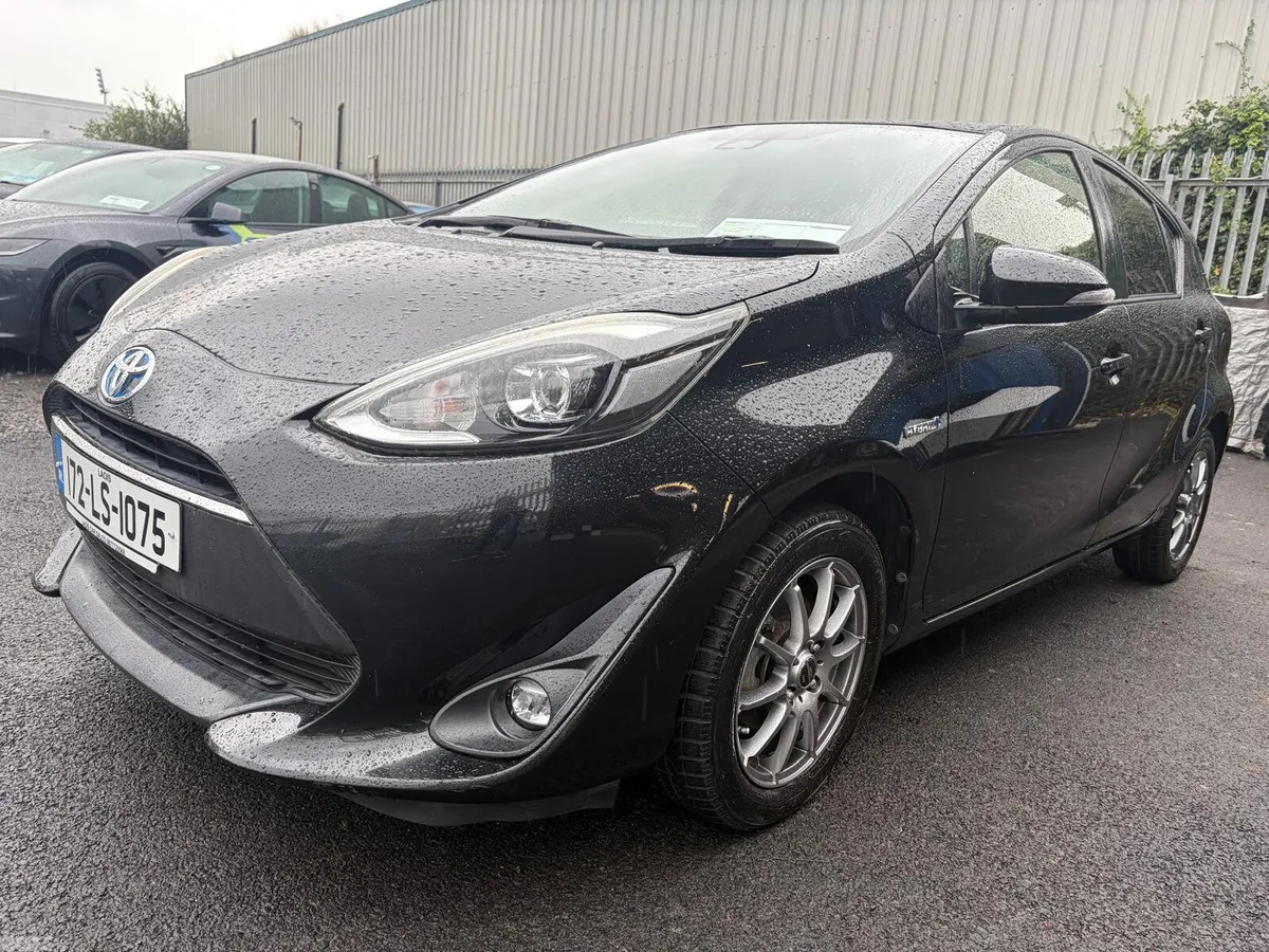 Toyota Aqua Hatchback, Petrol Hybrid, 2017, Black