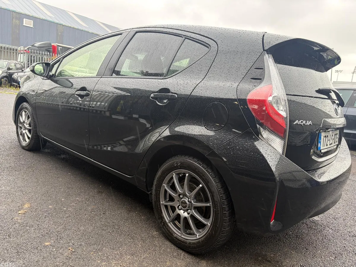 Toyota Aqua Hatchback, Petrol Hybrid, 2017, Black