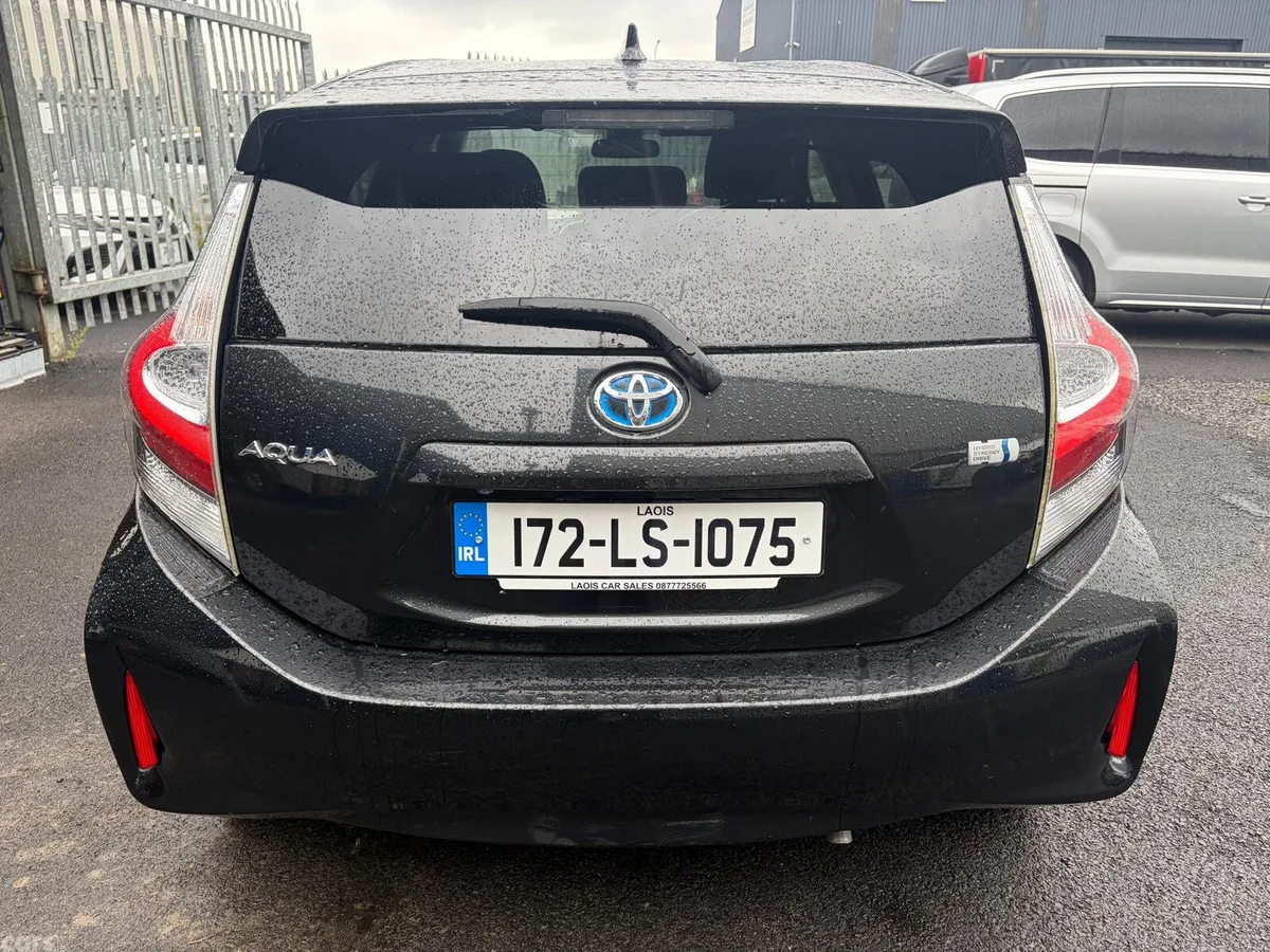 Toyota Aqua Hatchback, Petrol Hybrid, 2017, Black