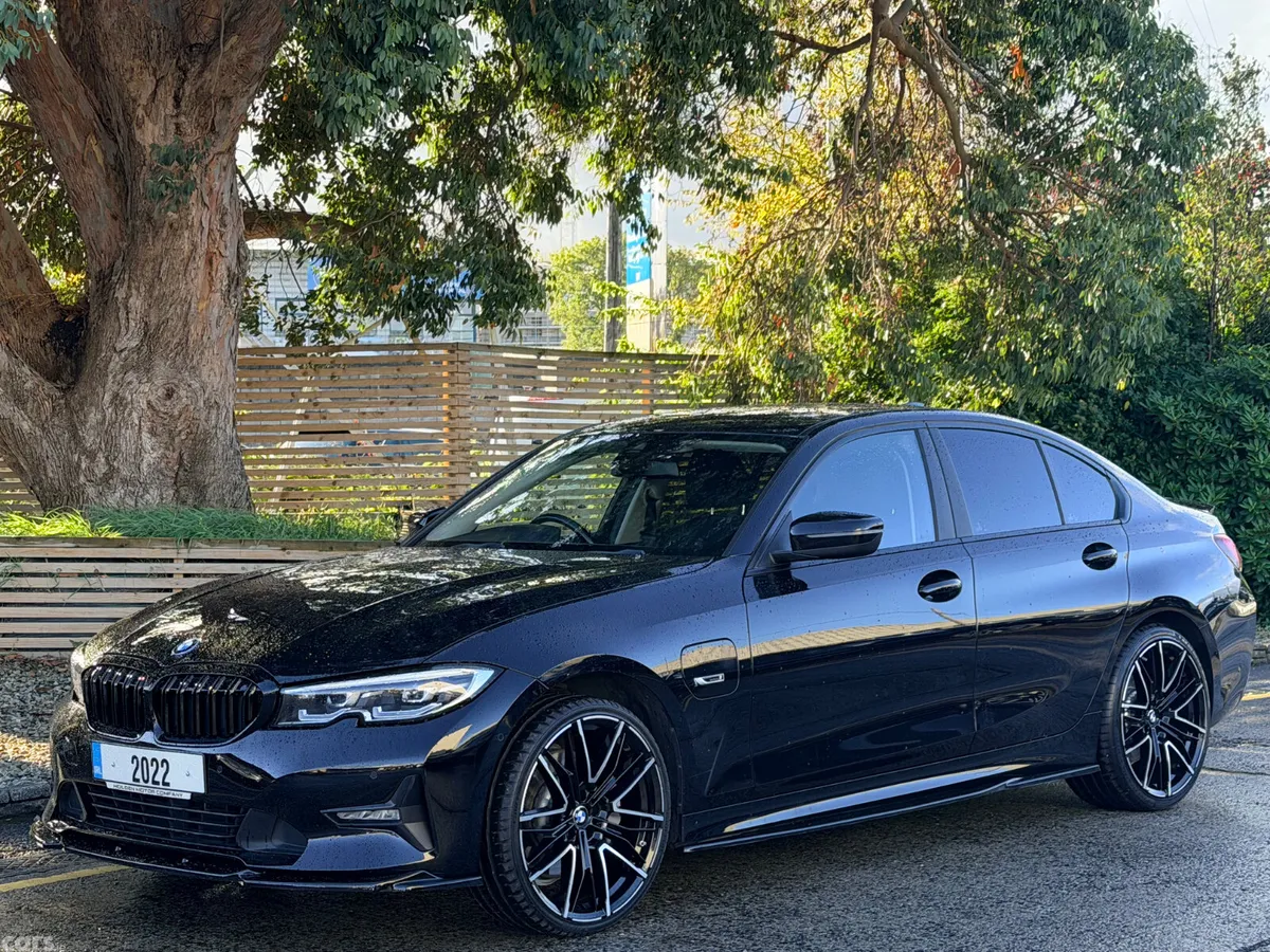 BMW 3-Series Saloon, Petrol Hybrid, 2022, Black