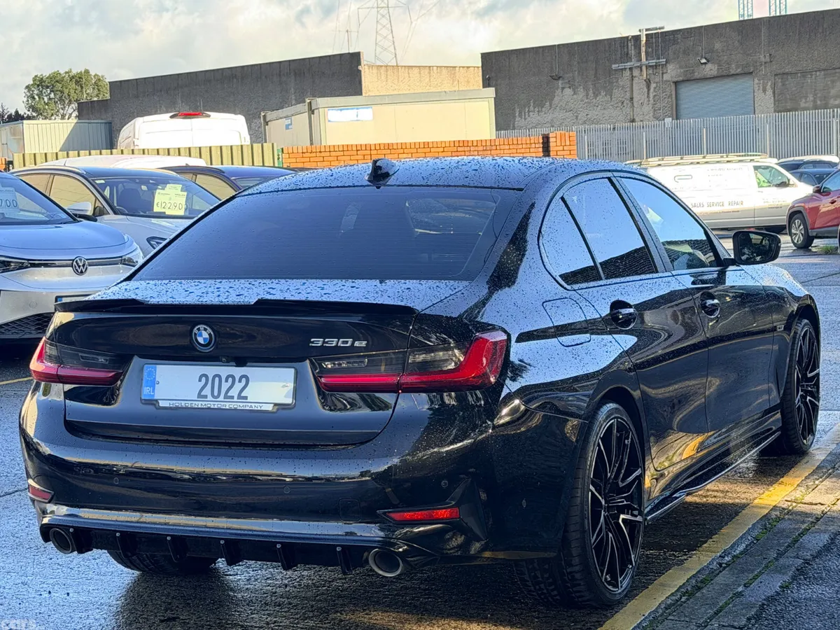 BMW 3-Series Saloon, Petrol Hybrid, 2022, Black