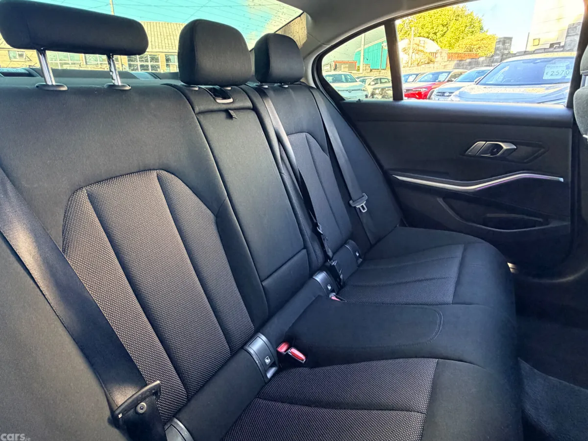 BMW 3-Series Saloon, Petrol Hybrid, 2022, Black