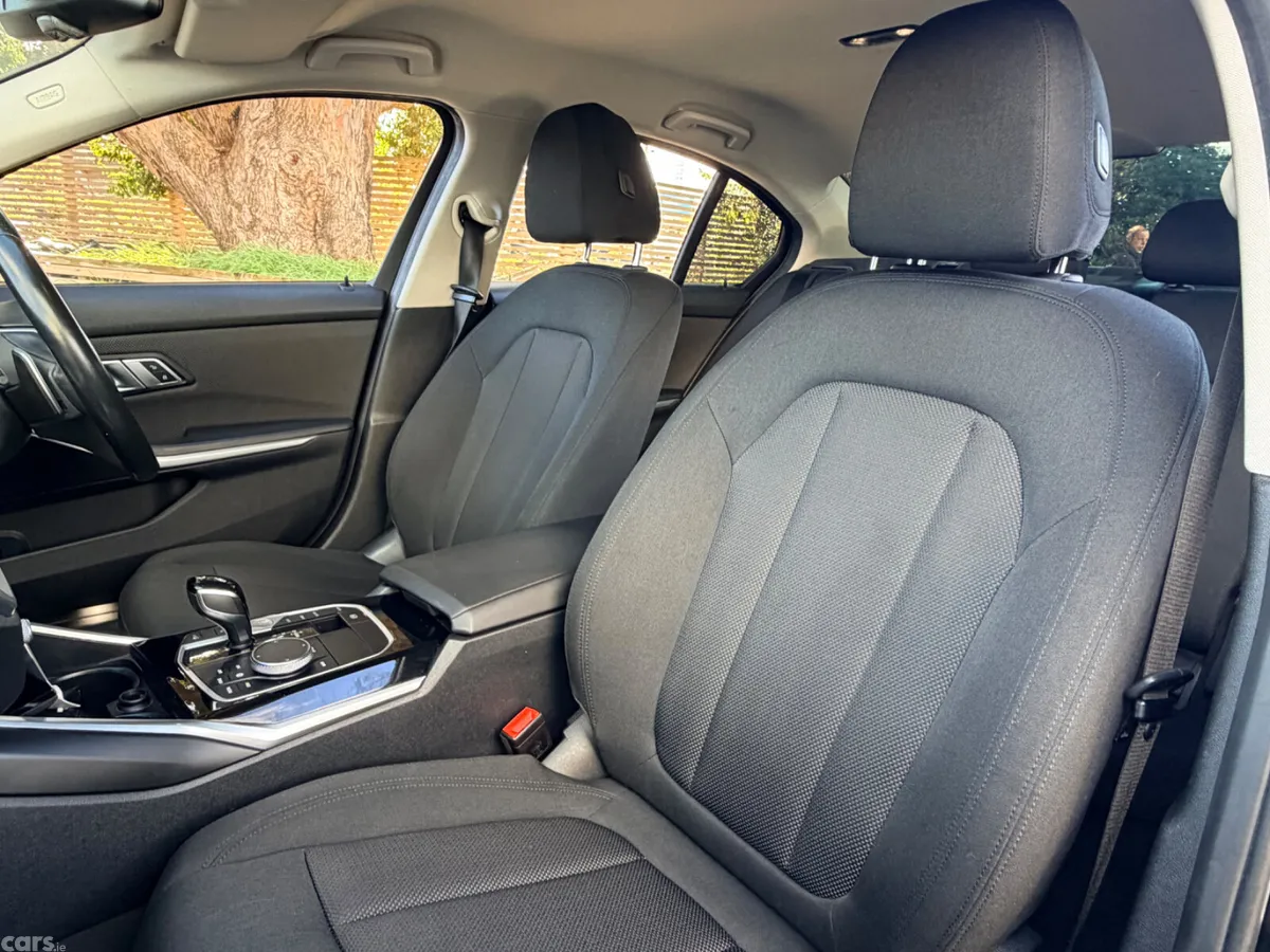 BMW 3-Series Saloon, Petrol Hybrid, 2022, Black
