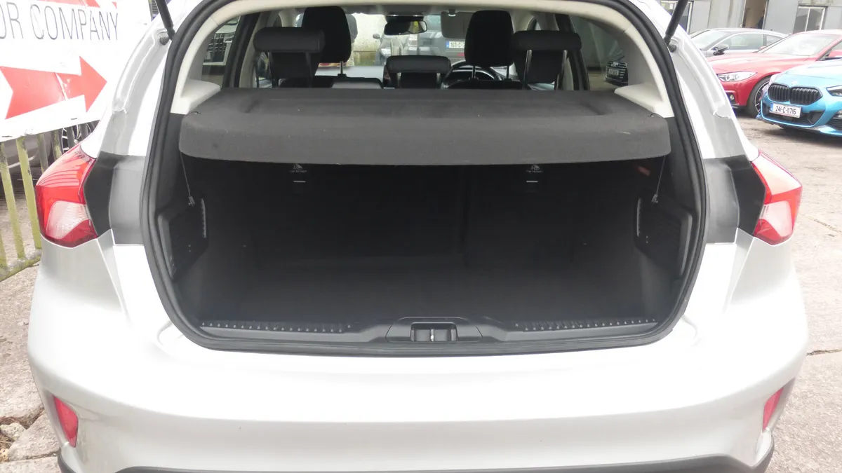 Ford Focus Hatchback, Petrol, 2021, Grey