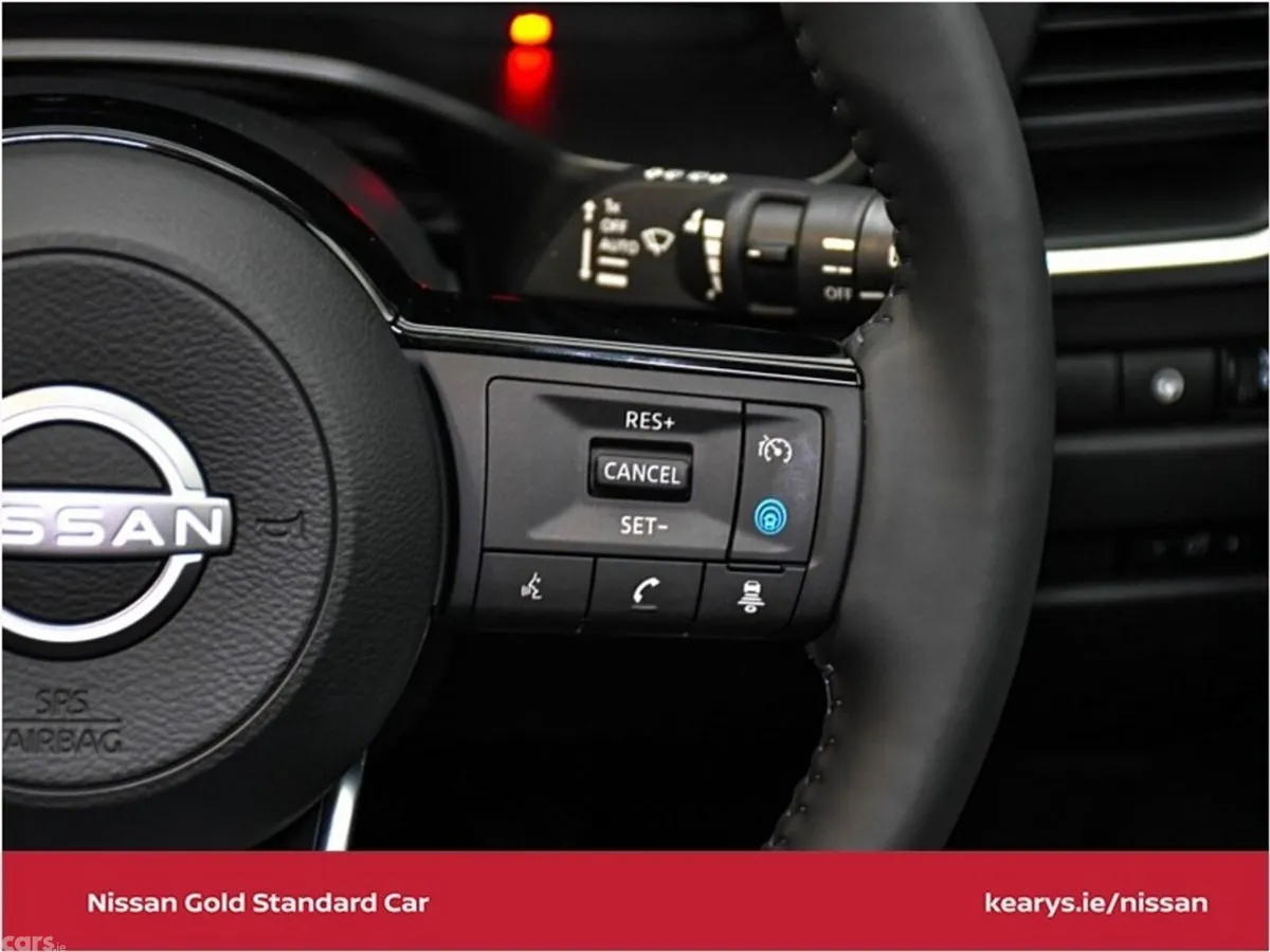Nissan Qashqai SUV, Petrol Hybrid, 2026, Red
