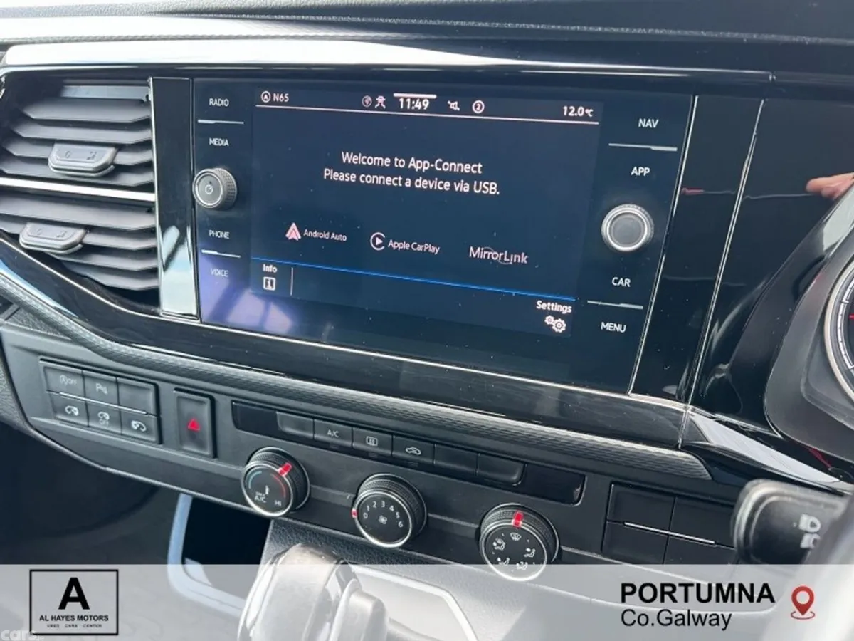 Volkswagen Caravelle MPV, Diesel, 2020, Beige