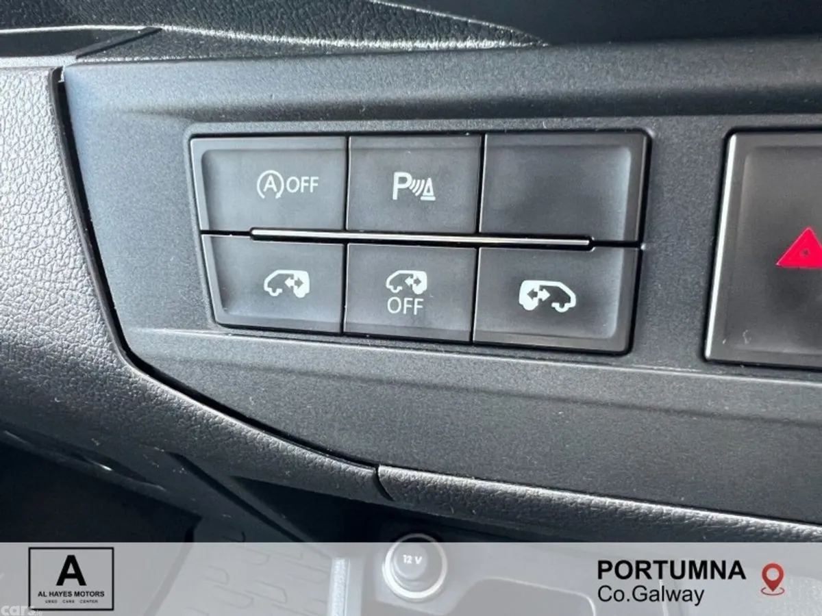 Volkswagen Caravelle MPV, Diesel, 2020, Beige