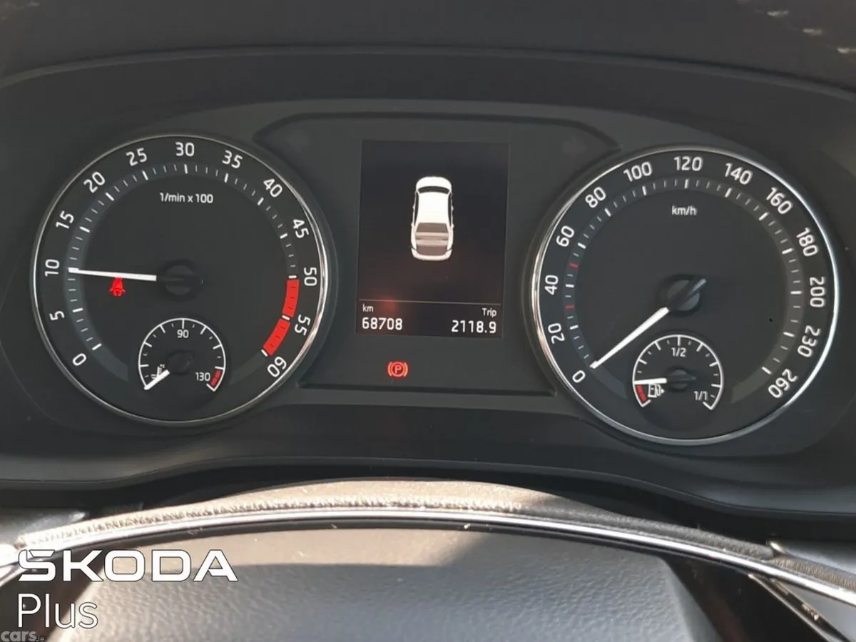 Skoda Octavia Saloon, Diesel, 2023, Silver