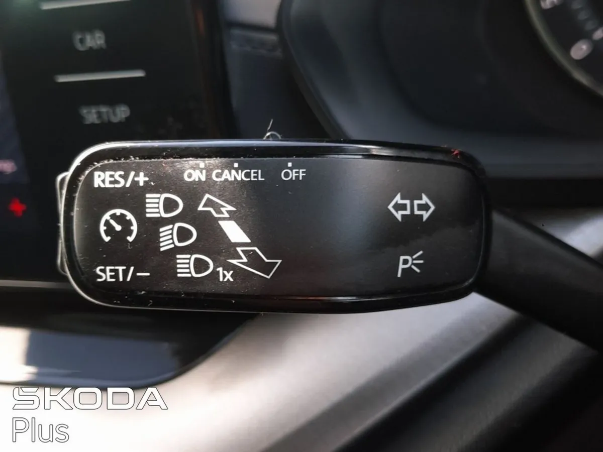 Skoda Octavia Saloon, Diesel, 2023, Silver