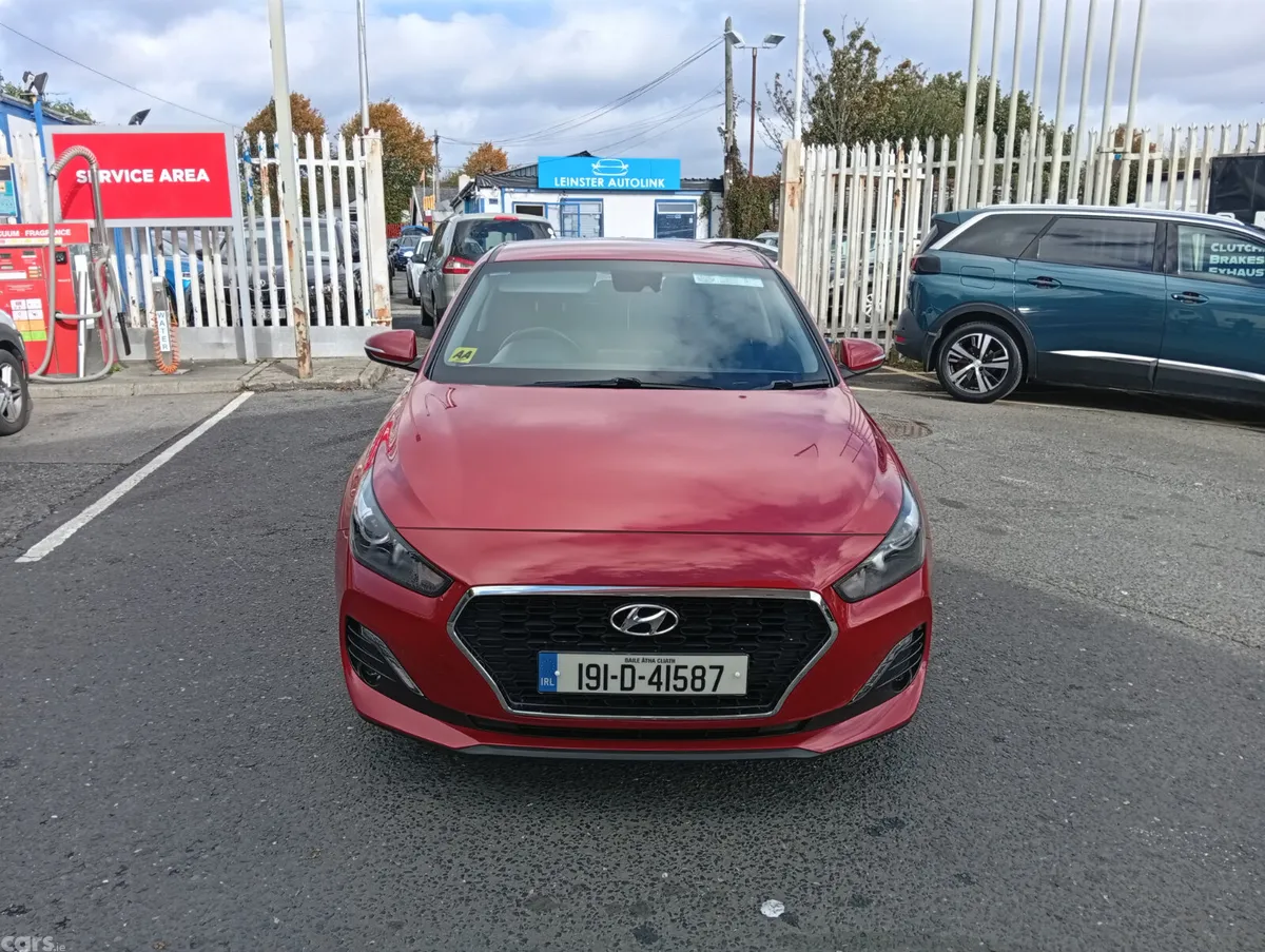Hyundai i30 Hatchback, Petrol, 2019, Red
