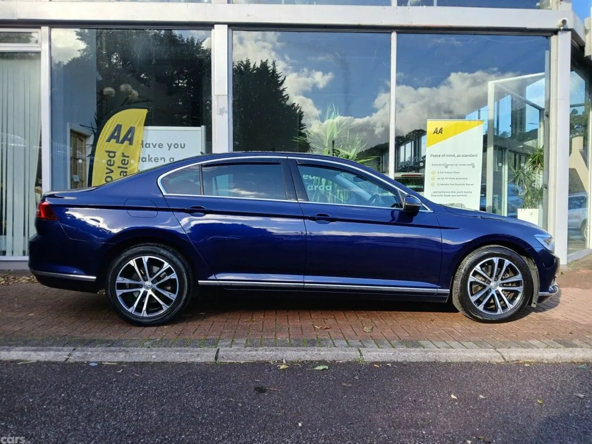Volkswagen Passat Saloon, Diesel, 2019, Blue
