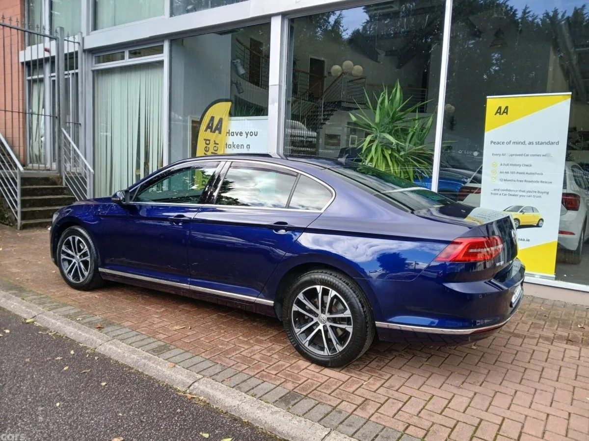 Volkswagen Passat Saloon, Diesel, 2019, Blue