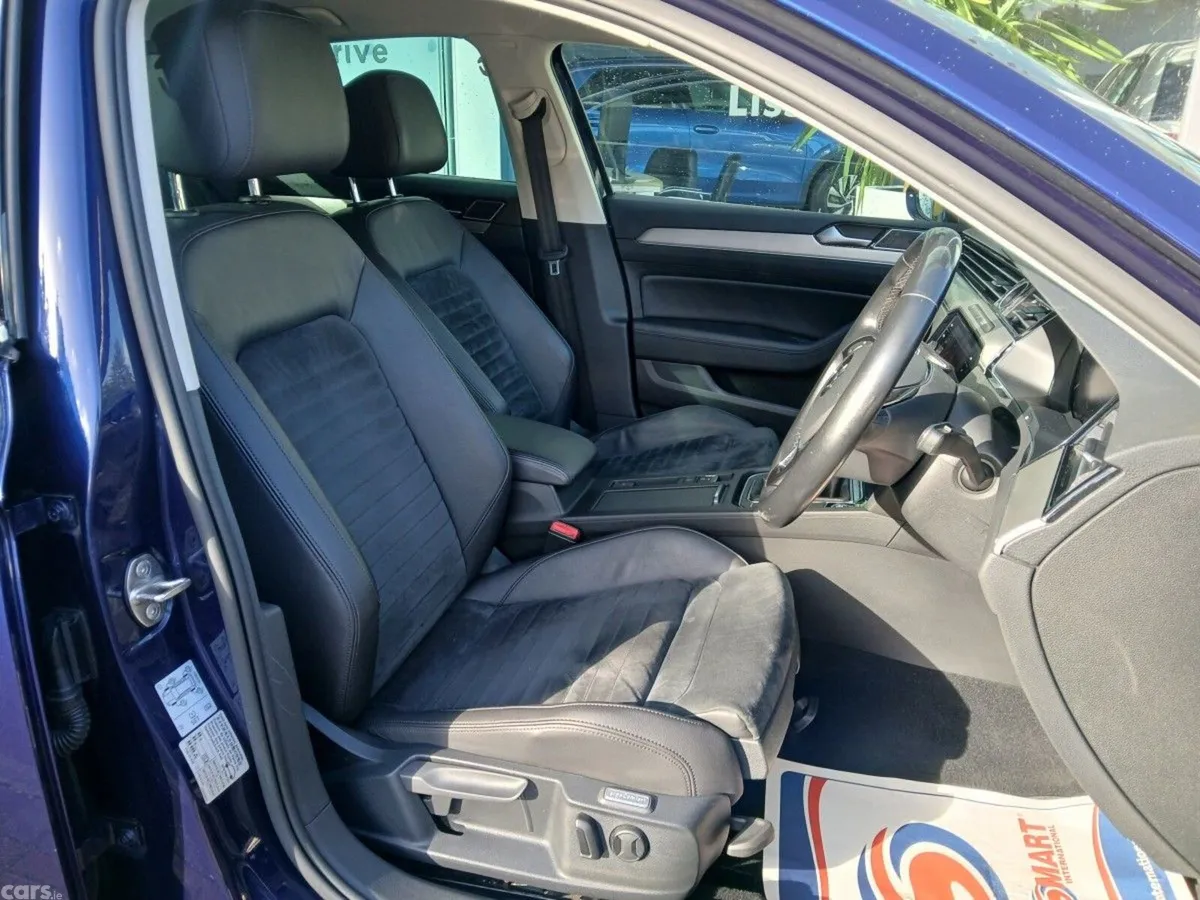 Volkswagen Passat Saloon, Diesel, 2019, Blue