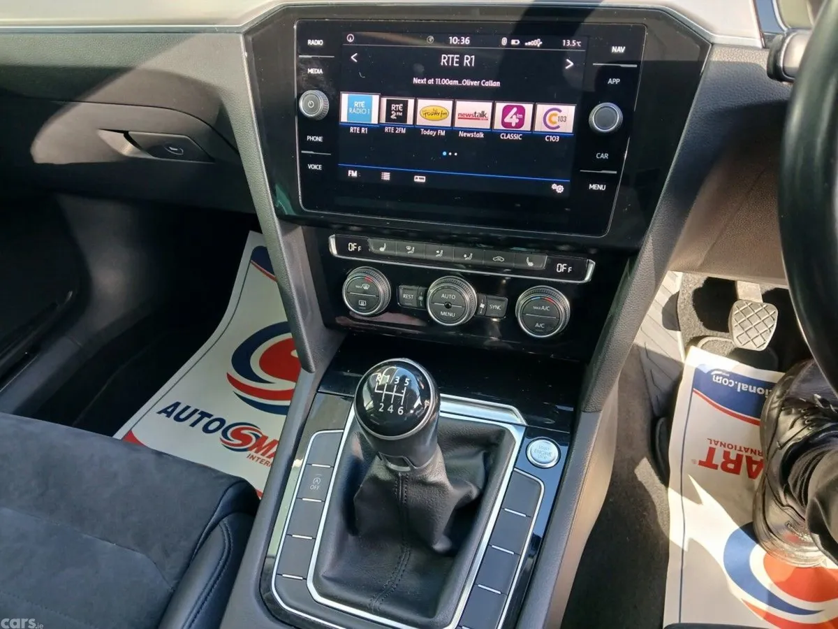Volkswagen Passat Saloon, Diesel, 2019, Blue