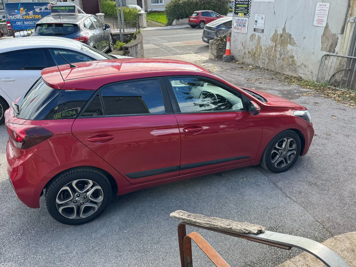 Hyundai i20 Hatchback, Petrol, 2019, Red