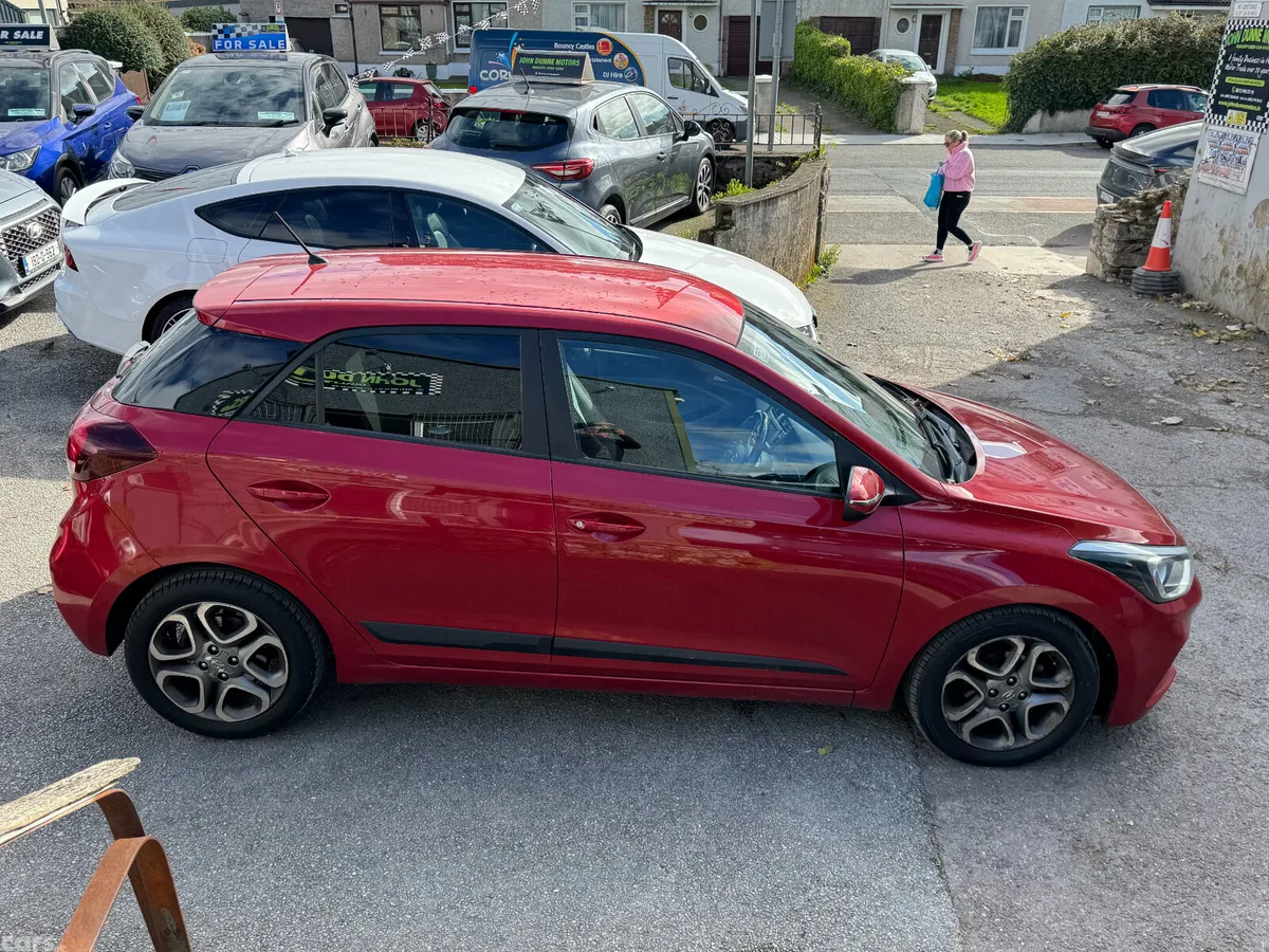 Hyundai i20 Hatchback, Petrol, 2019, Red