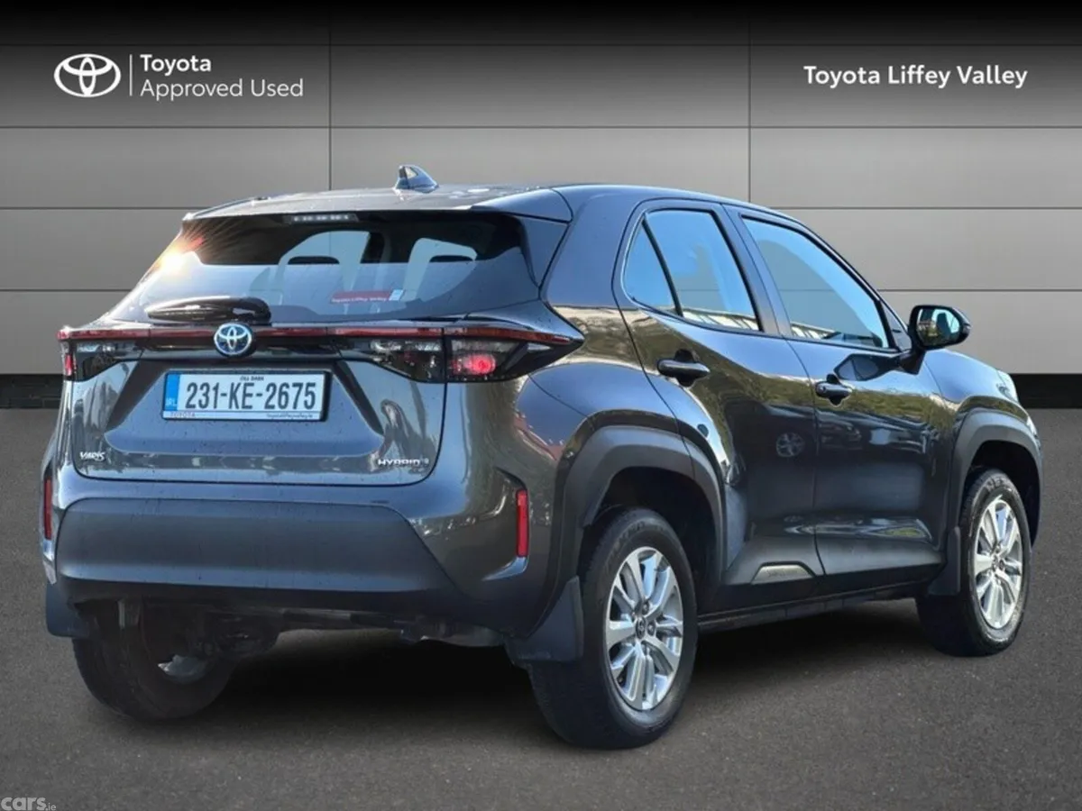 Toyota Yaris Cross Hatchback, Petrol Hybrid, 2023, Grey
