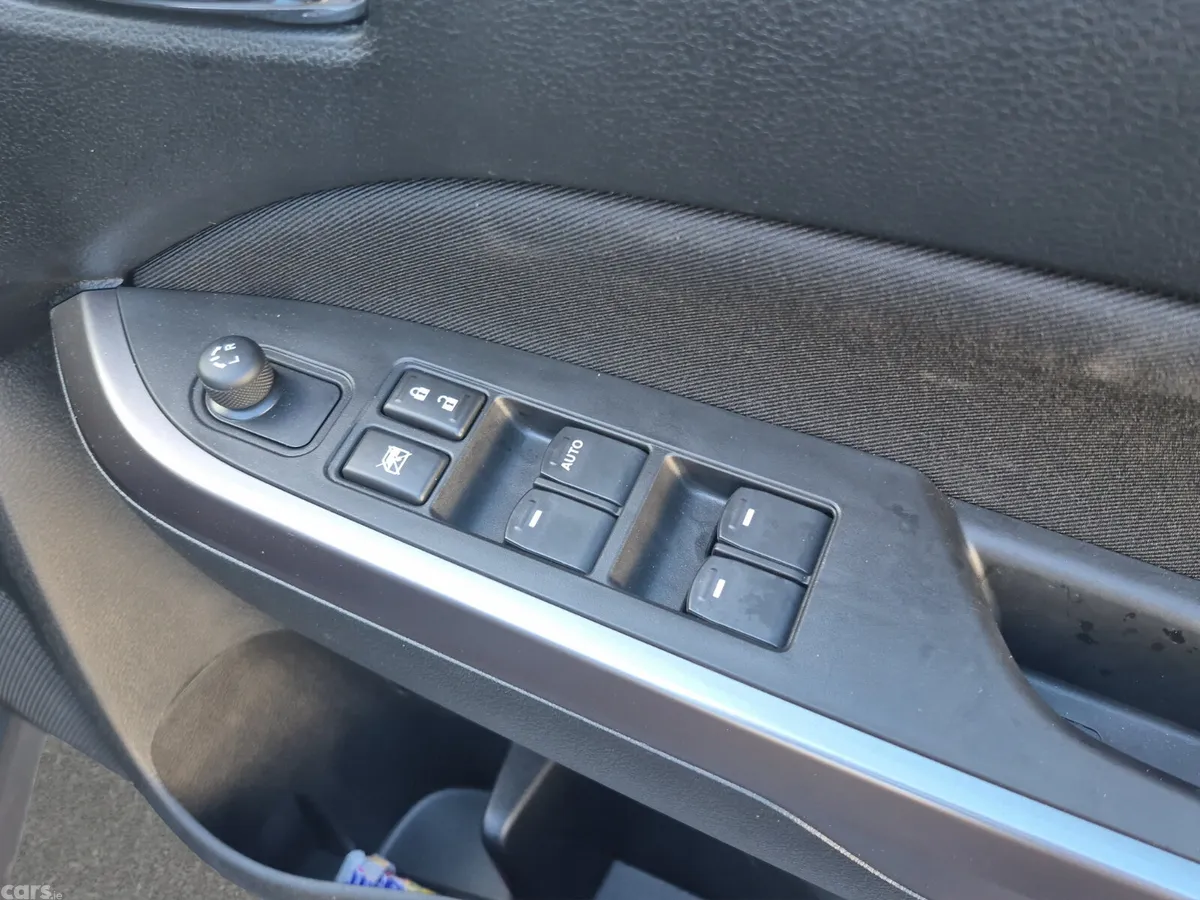 Suzuki Vitara SUV, Petrol, 2026, Grey