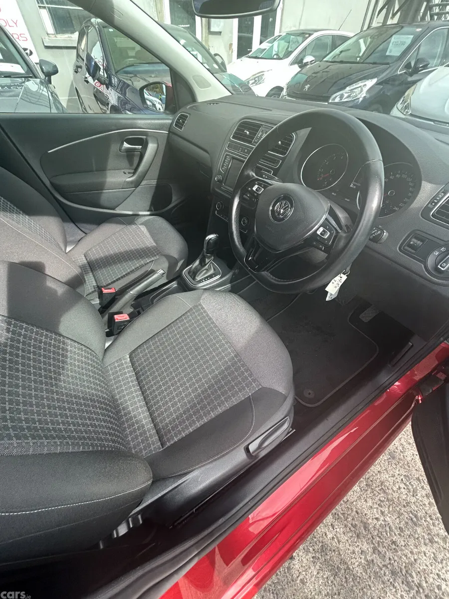 Volkswagen Polo Hatchback, Petrol, 2015, Red