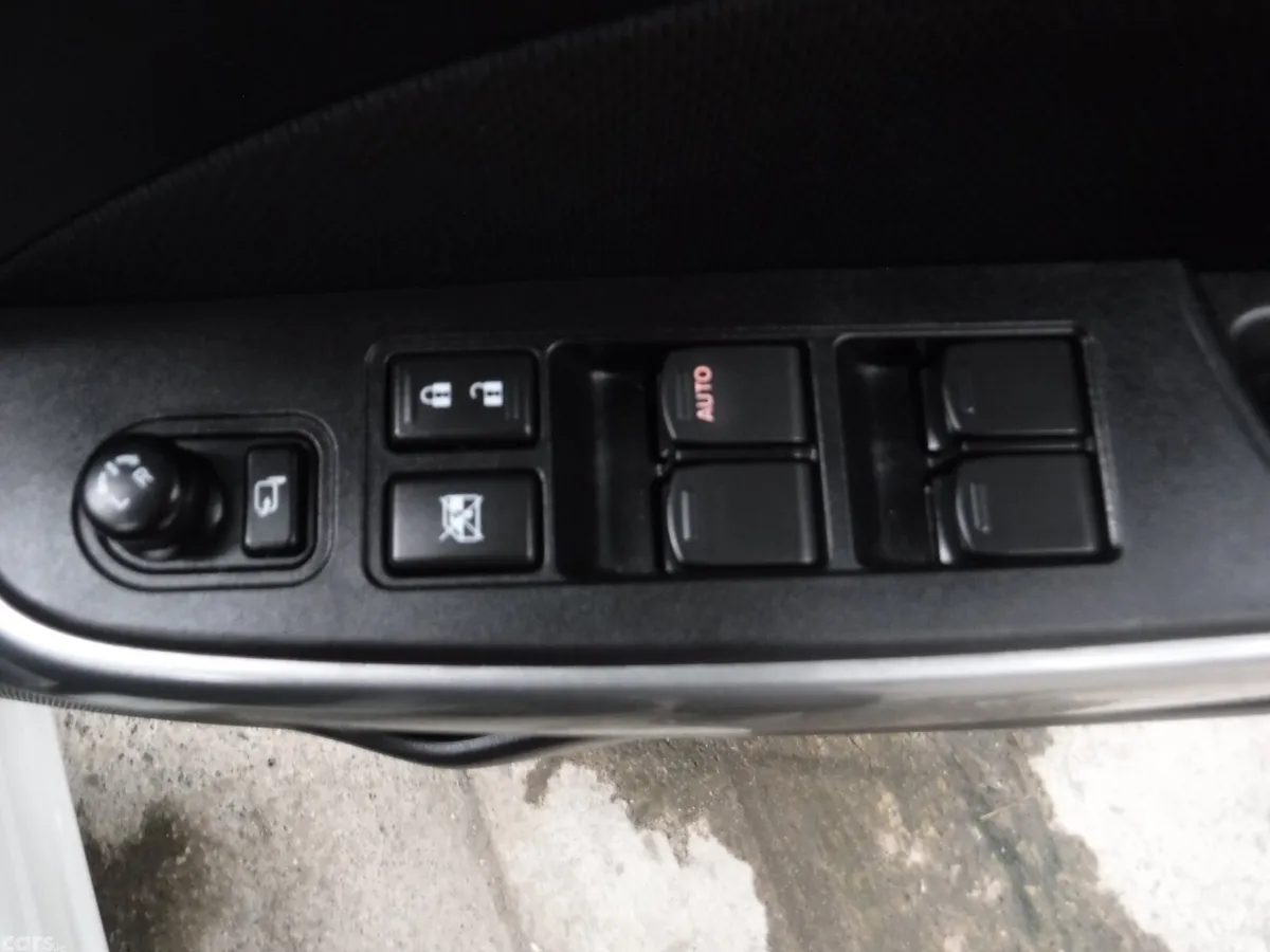 Suzuki Swift Hatchback, Petrol, 2021, White